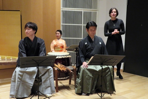 Pokaz tradycyjnej muzyki japońskiej w Tokio