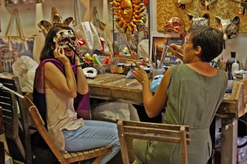Venecia: Vidrio, Máscara de Carnaval y Dulces, Experiencia Atractiva.