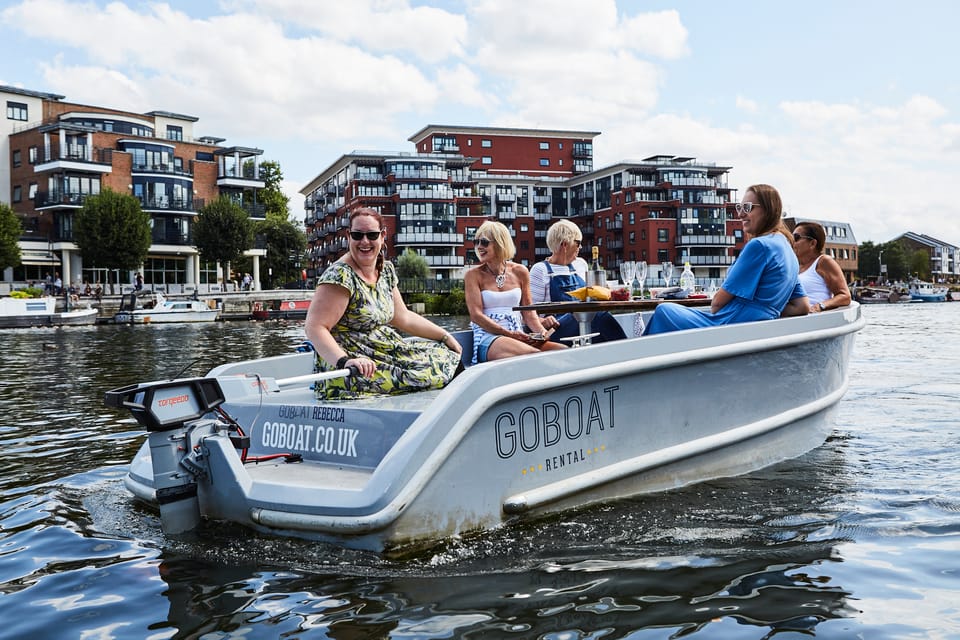 Self-drive boat rental in the UK - GoBoat UK