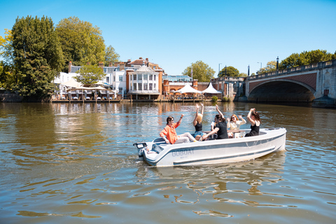 London: GoBoat Rental in Kingston upon Thames 2-Hour Rental