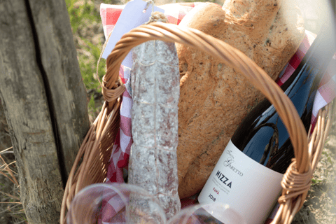 Monferrato: Wine Tour & Picnic in the Vineyards Wine Tour & Picnic in Italian