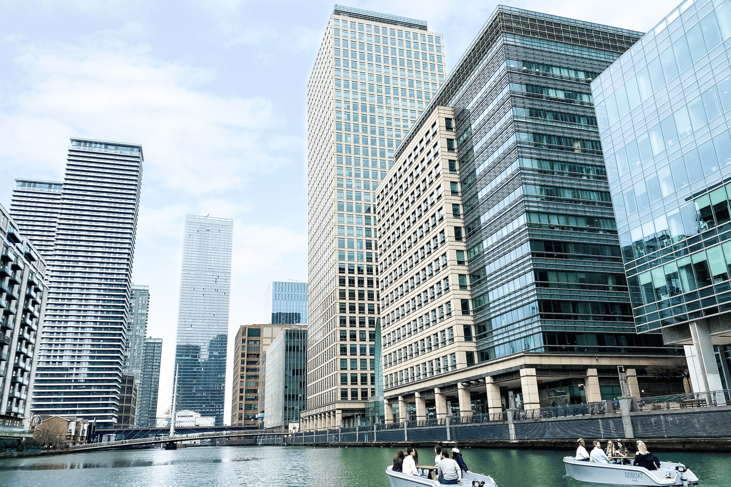 London: GoBoat Rental in Canary Wharf with London Docklands