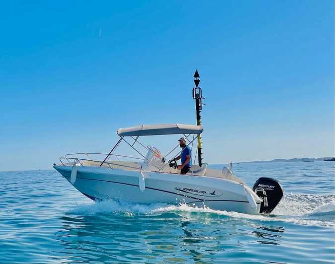 Benalmadena: Rent with a skipper Fully-Equipped Boat
