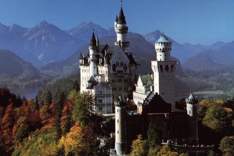 Au départ de Munich : Excursion privée d'une journée au château de NeuschwansteinCircuit avec chauffeur et guide séparés