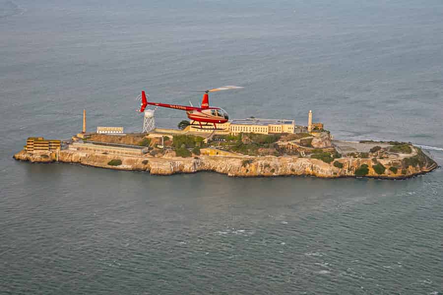 Von Sausalito aus: San Francisco und Alcatraz Helikoptertour. Foto: GetYourGuide