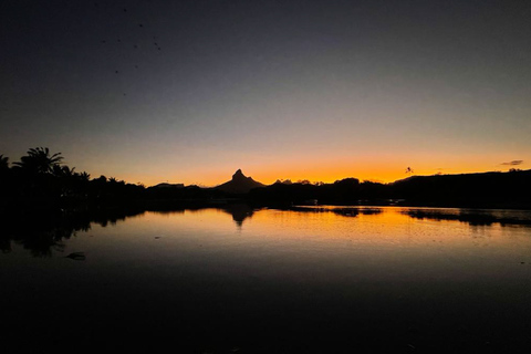 Mauricio: Excursión guiada en kayak al amanecer por el río Tamarin