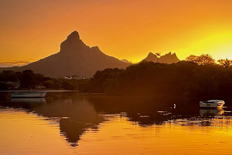 Mauricio: Excursión guiada en kayak al amanecer por el río Tamarin