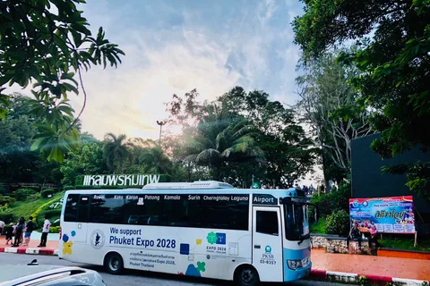 Phuket: Phuket Airport Bus Transfer from/to Kata Beach