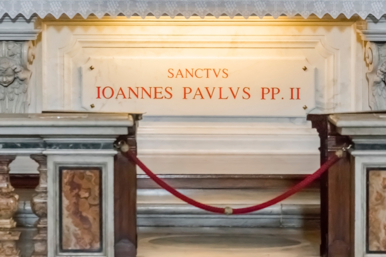 Vatican et tombes papales : trésors de la chapelle SixtineTout le Vatican et catacombes : visite en anglais