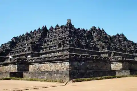 Yogyakarta: Pequeno-almoço no Borobudur & Prambanan Tour particular