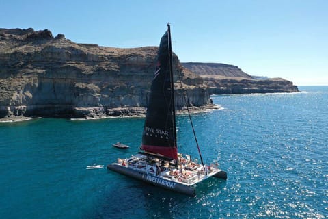 Tenerife: Catamaran Cruise with Brunch and Unlimited Drinks