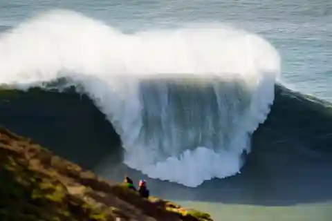 De Lisboa: Traslado particular para o Porto, com parada em Nazaré