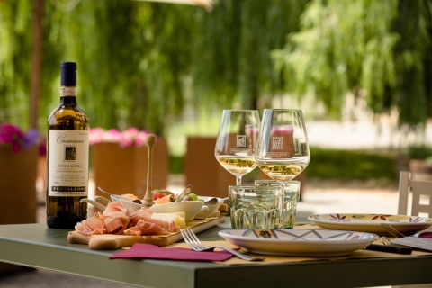 San Gimignano : Visite d'un vignoble avec dégustation de vins et déjeunerSan Gimignano : dégustation de vin Chianti et déjeuner
