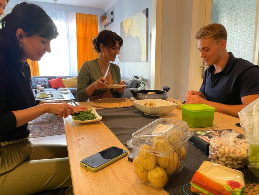 Mamma e Figlia in cucina