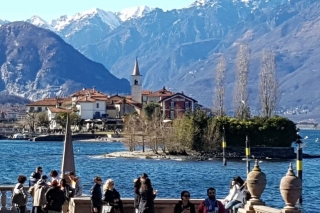 From Stresa: Isola Pescatori Hop-on Hop-off Boat Tour