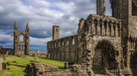 Edinburgh, St Andrews Walk, Dunfermline Abbey en Fife Coast - Housity