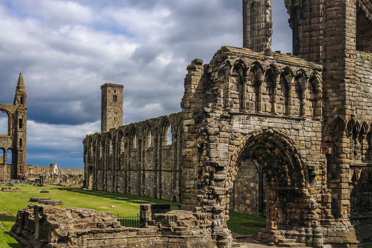 Von Edinburgh aus: St. Andrews, Nature Walk & Dunfermline AbbeyVon Edinburgh aus: St. Andrews, Naturwanderung und Dunfermline Abbey