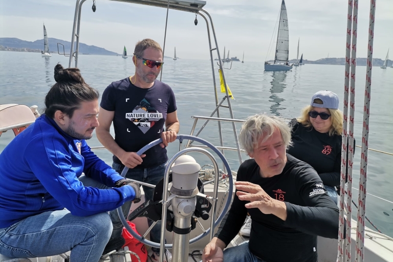 Z Marsylii: wycieczka żeglarskaZ Marsylii: Bay of Monkeys i Goudes Rock Sailing Tour