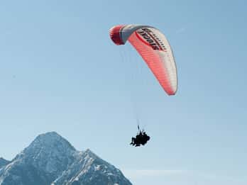 Mayrhofen: esperienza di volo in parapendio sopra le montagne