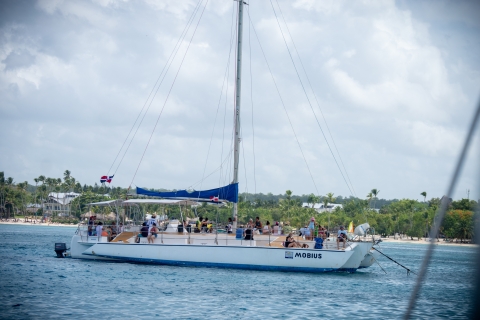 Punta Cana : Croisière alcoolisée sur un bateau de fête avec ramassage à l'hôtelOption standard