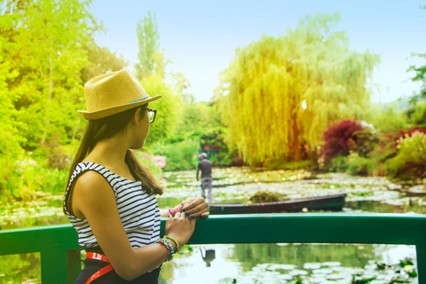 Von Paris aus: Geführter Tagesausflug nach Giverny und Schloss Versailles