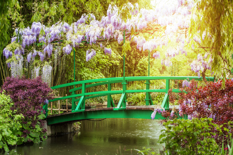 Vanuit Parijs: Dagtocht met gids naar Giverny en het paleis van Versailles