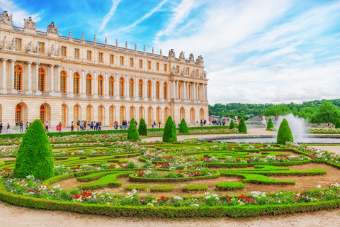 Från Paris: Guidad dagsutflykt till Giverny och slottet Versailles