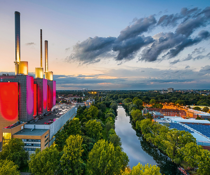 Hanover: Guided Walking Tour of the Linden-Limmer District