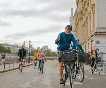 Paris: Guided Bike Tour Like a Local