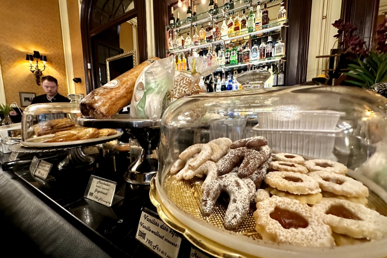 Budapest: Urban Feast Food Tour with Wine Tasting & Dessert Private Tour