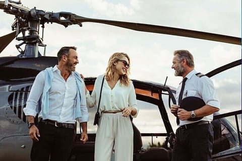 Santorini: 30 Minute Private Helicopter Flight