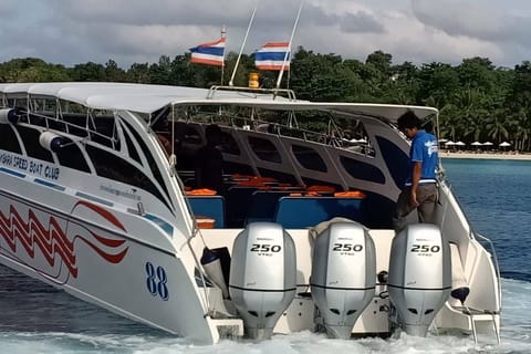 Phuket: Transfer to Ko Ngai, Ko Mook, Ko Kradan or Ko Lipe