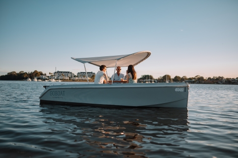Sydney: Electric Boat Rental from Cabarita Point 2-Hour Boat Rental