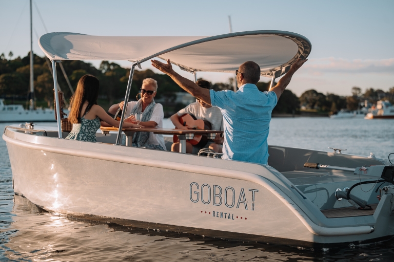Sydney: Electric Boat Rental from Cabarita Point 2-Hour Boat Rental