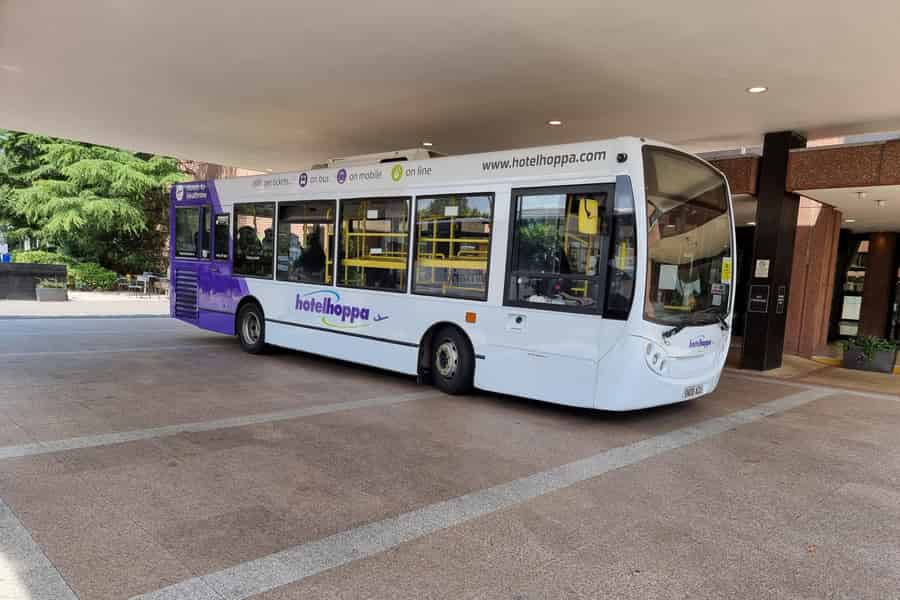Bustransfer tussen Heathrow Airport en Premier Inn
