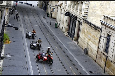 Burdeos: Visita guiada en sidecar con visita a un viñedo y picnic