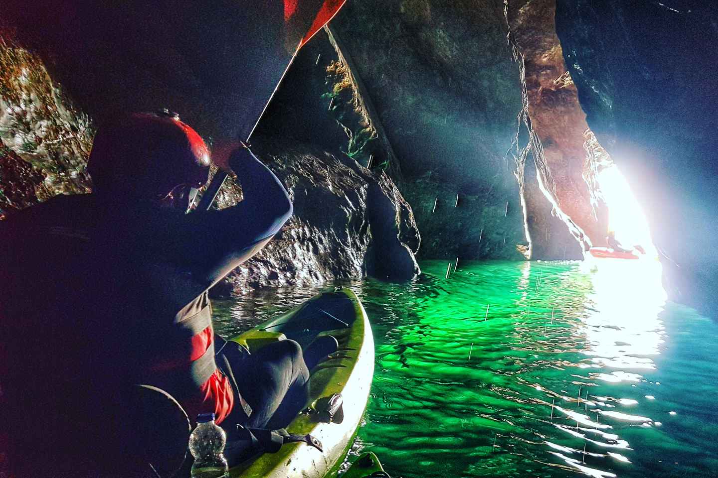 “威克斯福德:胡克半岛海洋洞穴皮划艇探险”