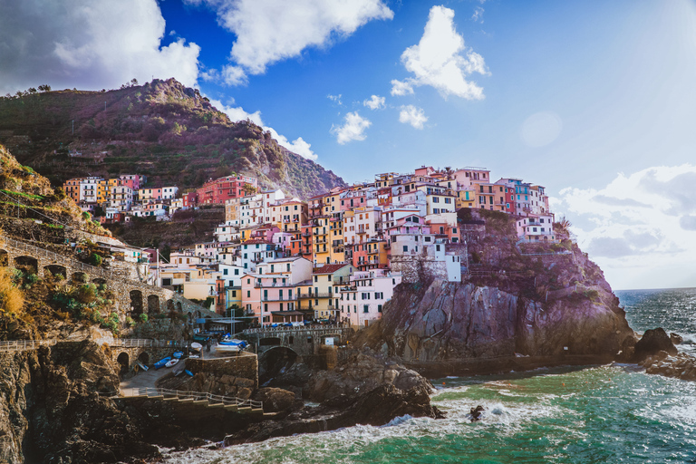 From Livorno: Day Trip to Pisa and Cinque Terre&#039;s Manarola