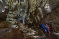 San Antonio, Naturbrücke Cavern Eingang und Führung - Hizvo