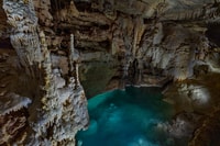 San Antonio, Naturbrücke Cavern Eingang und Führung - Hizvo