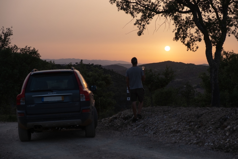 Algarve: Skaliste wybrzeże i zaplecze w SUV-ie Volvo XC90Algarve: Prywatna wycieczka terenowa 4x4 po Rocky Coast z napojami