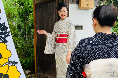 Cérémonie du thé à Kyoto avec une vue imprenable sur le jardinCérémonie de thé privée au Garden Teahouse