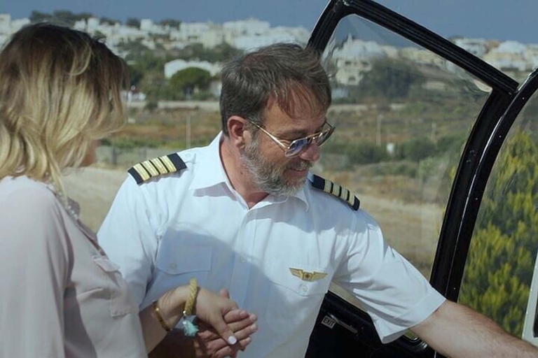Naxos: Transfer prywatnym helikopterem w jedną stronę na wyspy greckieNaxos: Transfer prywatnym helikopterem w jedną stronę na Santorini