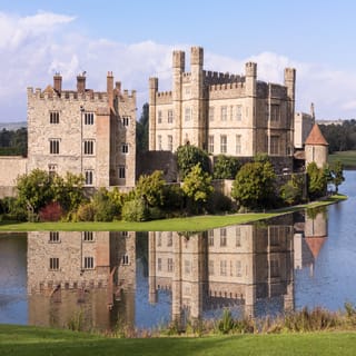 From London: Leeds Castle and Canterbury Cathedral by Car