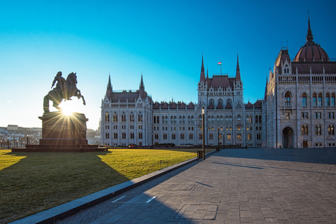 Budapest: Guided Tour of the Parliament Building in Spanish Hungarian Parliament Tour for EU Citizens