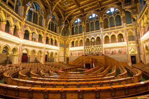 Budapest: Guided Tour of the Parliament Building in Spanish Hungarian Parliament Tour for EU Citizens