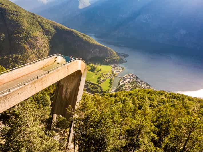 Flam: Spectaculaire Stegastein Viewpoint Tour met shuttlebus | GetYourGuide