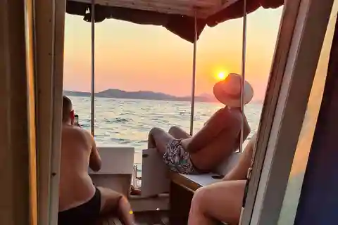 Dubrovnik: Privat solnedgang på havet krydstogt med vin