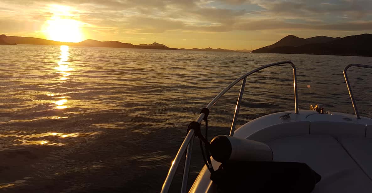 Afbeelding 4 van Dubrovnik: privécruise bij zonsondergang op zee met wijn