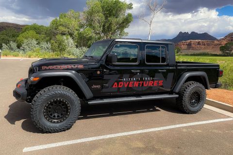 Virgin: Zion National Park Private Access Jeep Tour and Hike